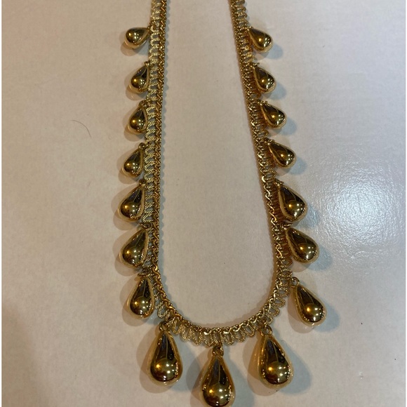 Trifari TM Gold Tone Teardrop Necklace. Late 1980’s-1999. - Picture 3 of 7